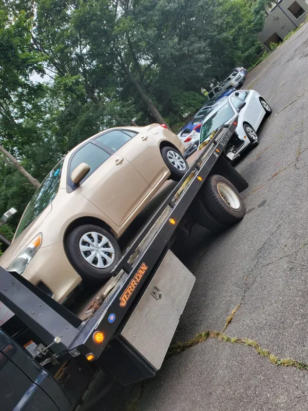 Hook & Go Auto LLC - photo 2