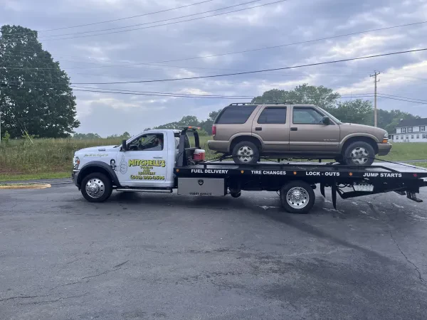 Mitchell's Towing & Recovery - photo 2
