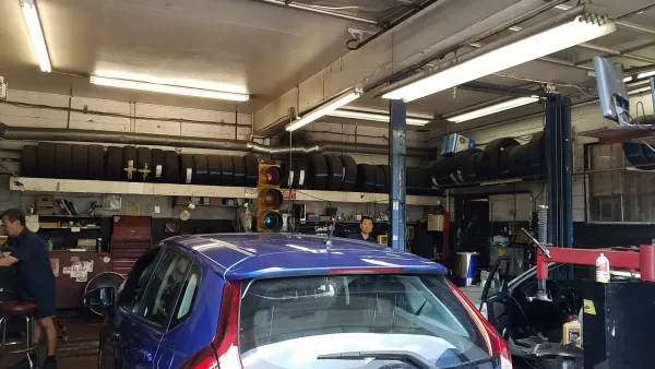 Town Car Repair - photo 3