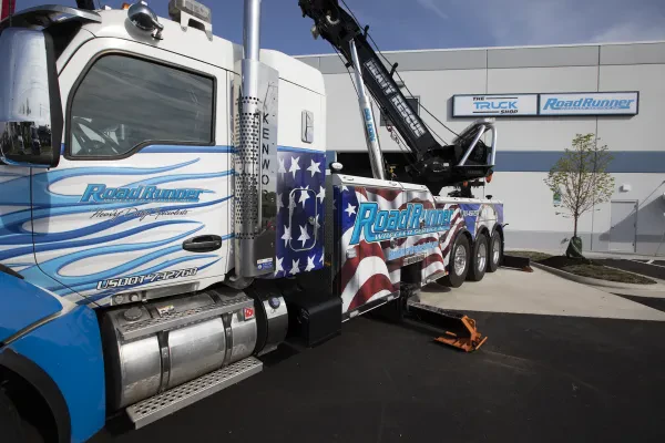Road Runner Heavy Duty Towing & Semi Truck Towing - photo 2