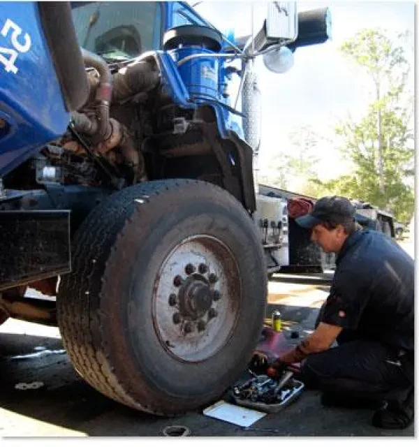 Paul's Towing Roadservice & Mobile Truck Repair - photo 4
