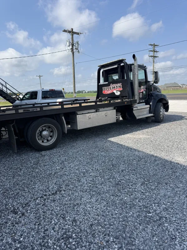 James Alleman Towing, LLC - photo 2