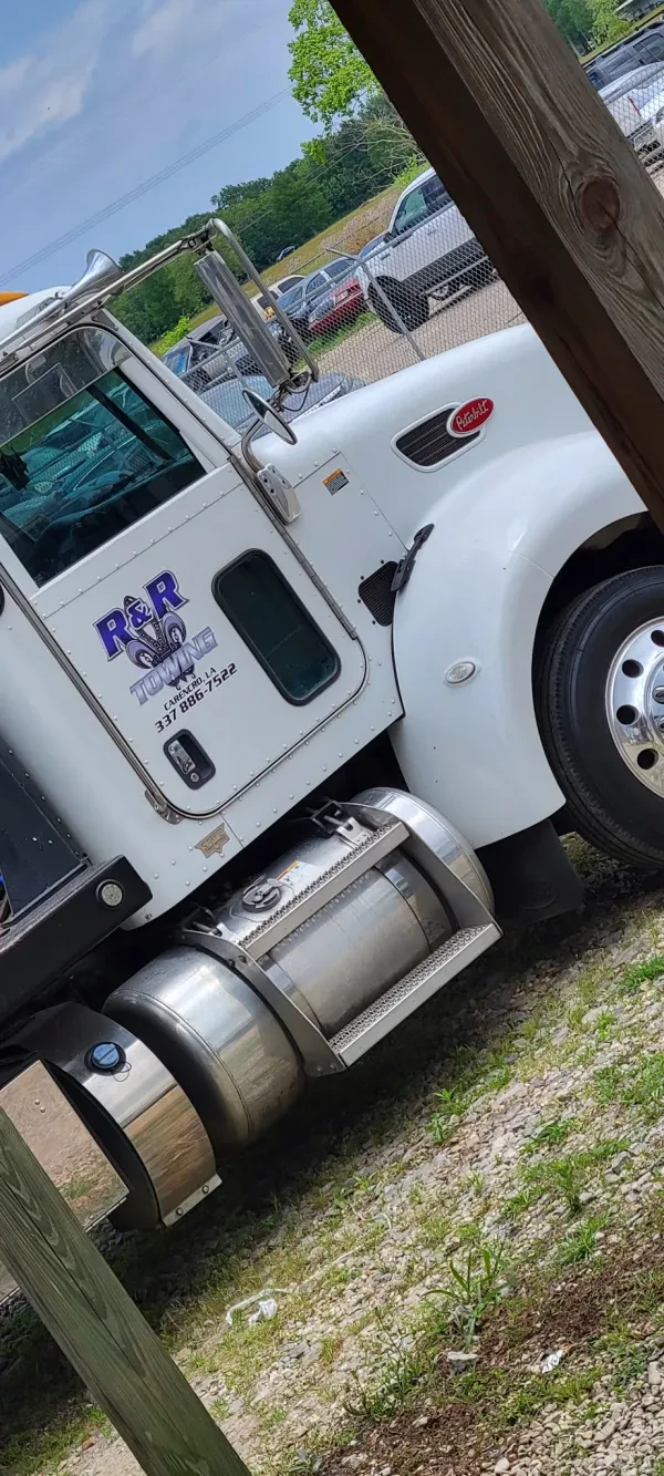 R & R Towing LLC - photo 2