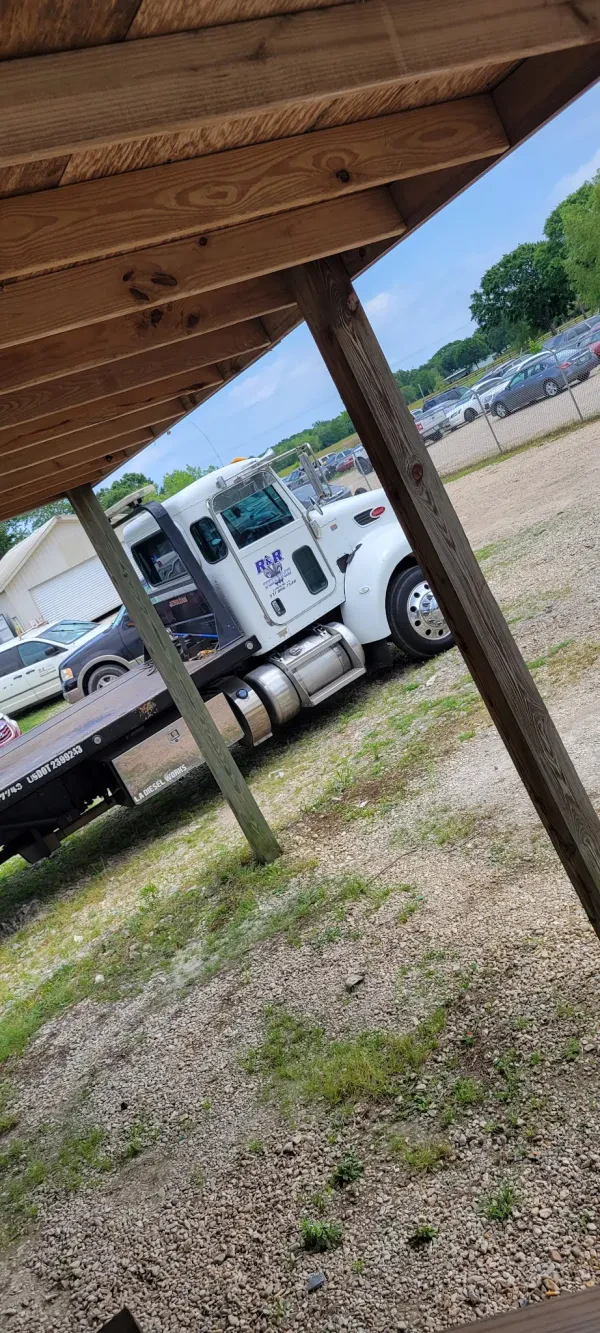 R & R Towing LLC - photo 3