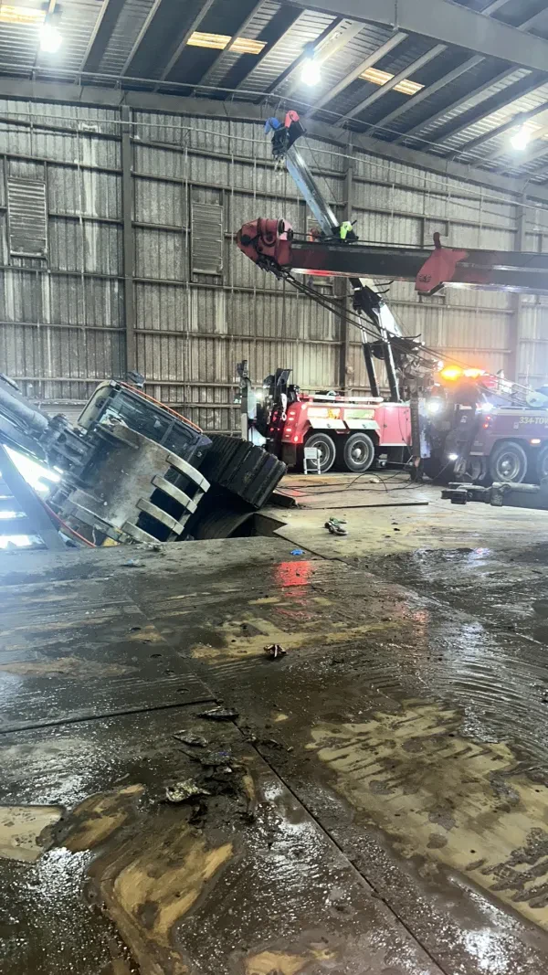 Topshelf Towing Inc - photo 3