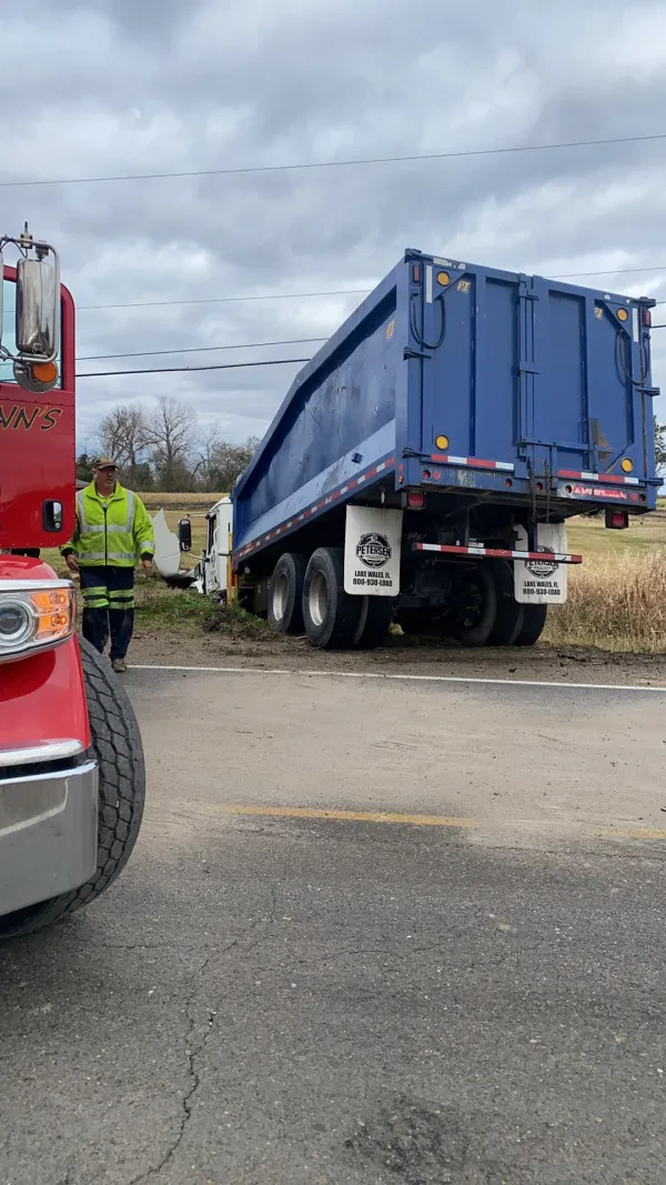 Topshelf Towing Inc - photo 4