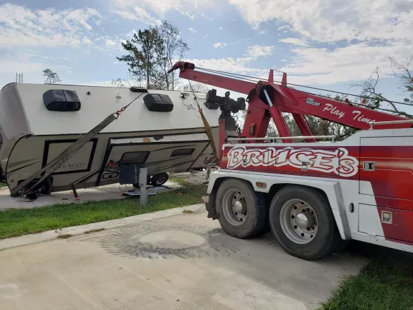 Bruce's I-10 Wrecker Services - photo 2