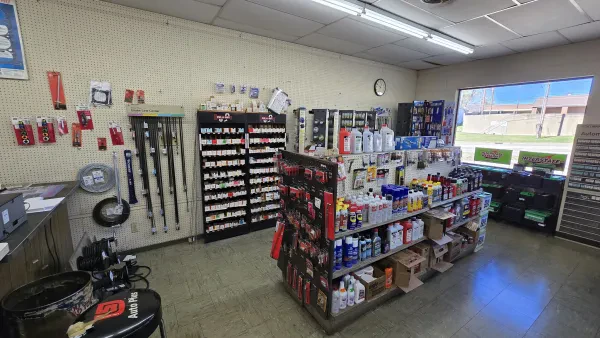 Globe Auto Supply - photo 3
