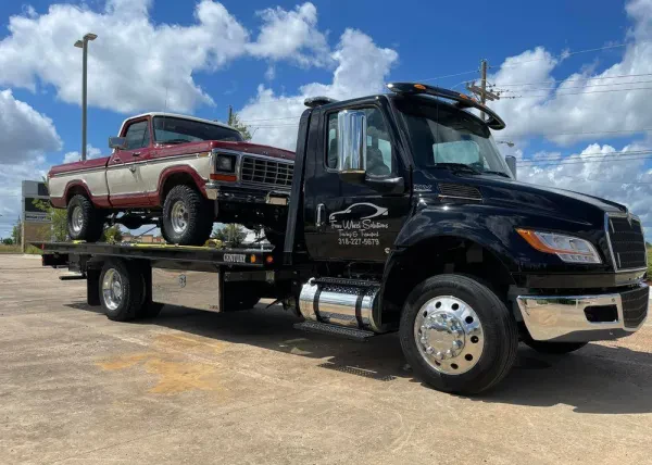 Four Wheel Solutions Towing & Transport - photo 2