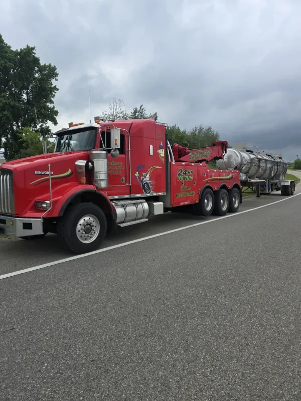 RoadRunner Towing Services Inc. - photo 3