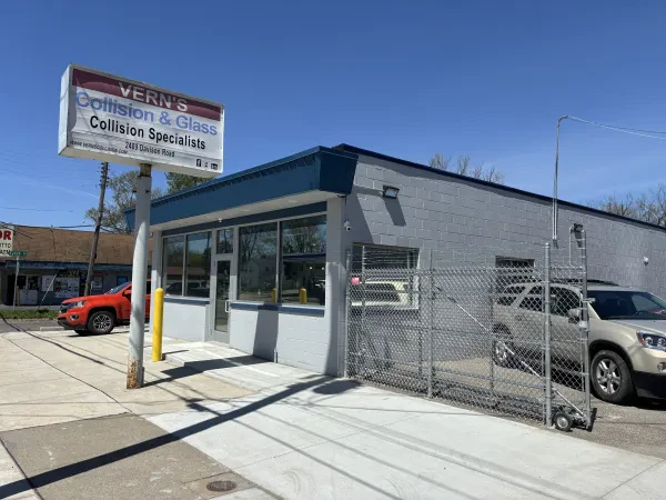 Vern's Collision and Glass Inc - photo 2