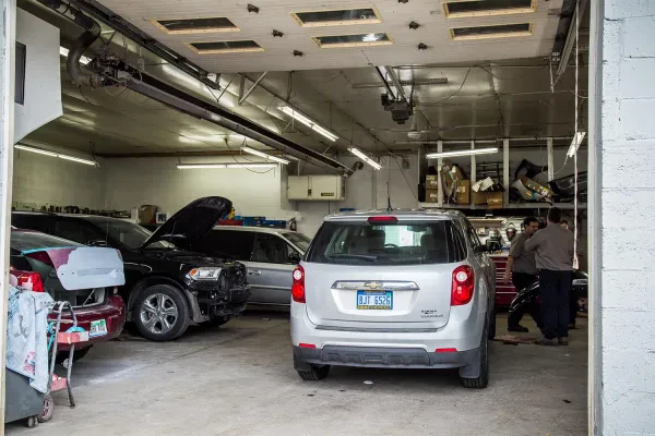 Vern's Collision and Glass Inc - photo 4