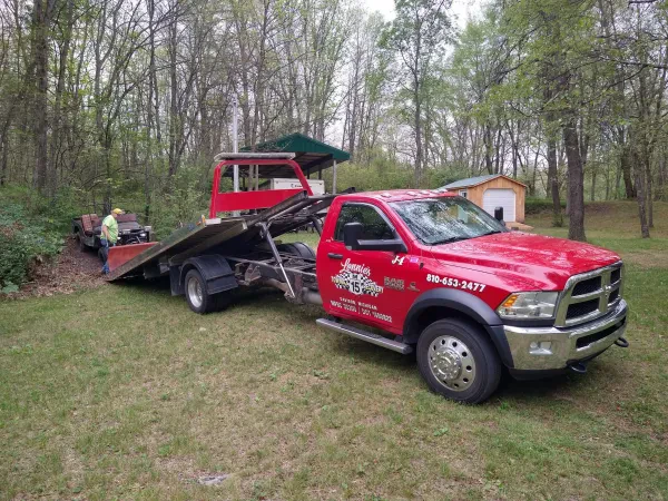 Lonnie's M15 Towing & Recovery - photo 2