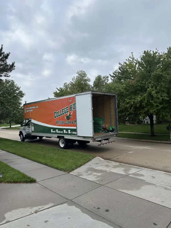 College Hunks Hauling Junk and Moving Lincoln - photo 4