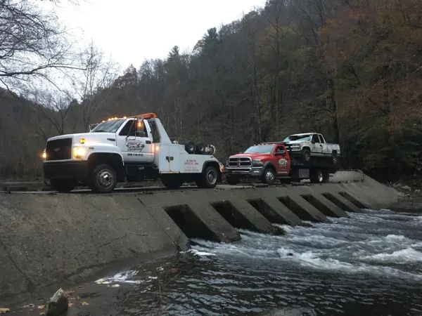 Page's Towing - photo 3