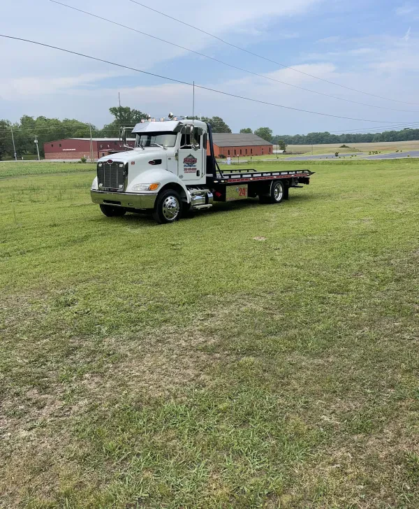 Self's Wrecker Service - photo 3