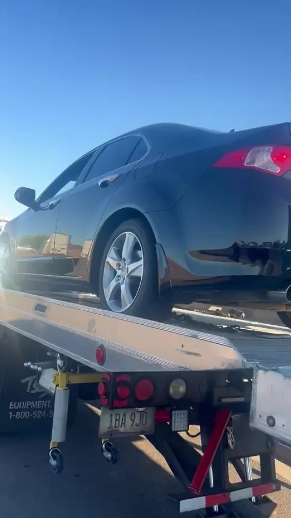 Poly's Towing LLC - photo 2