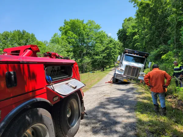 Taylor's Heavy Duty Towing & Recovery Inc. - photo 3