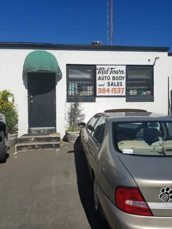 Mid-Town Autobody Inc - photo 2