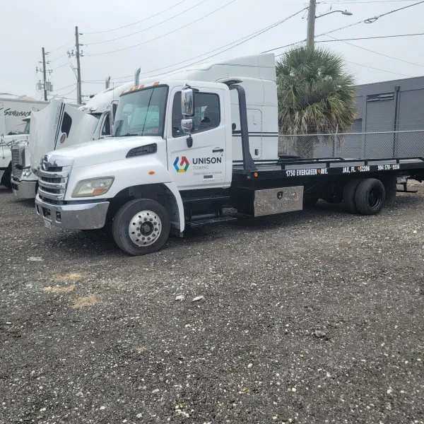 Unison Towing Inc - photo 4