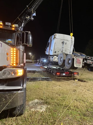 Whites ACE Towing