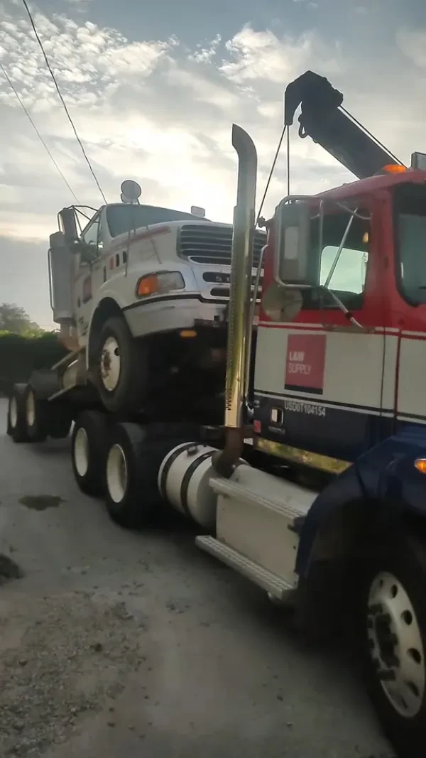 Lyder's Towing LLC - photo 2