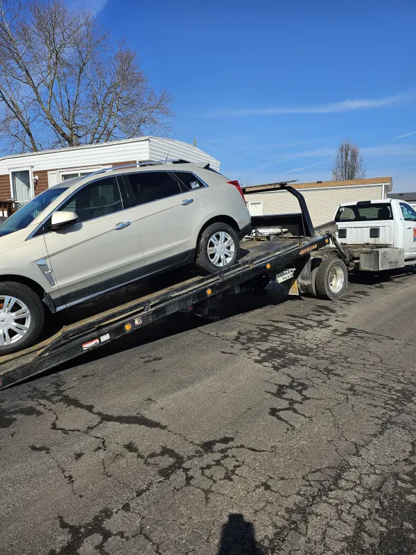 S & R Towing - photo 3