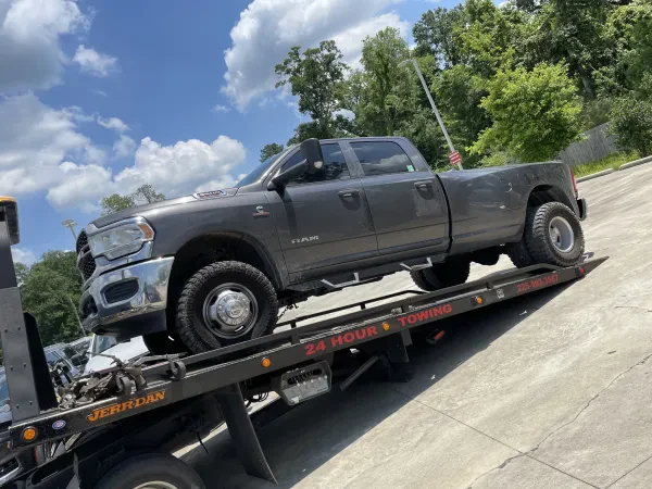 Lee's Towing - photo 3