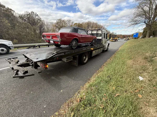 Top U.S. Auto & Towing - photo 4