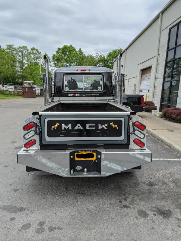 US Truck Parts, Inc. - photo 3