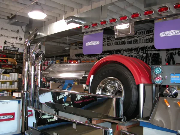 US Truck Parts, Inc. - photo 3