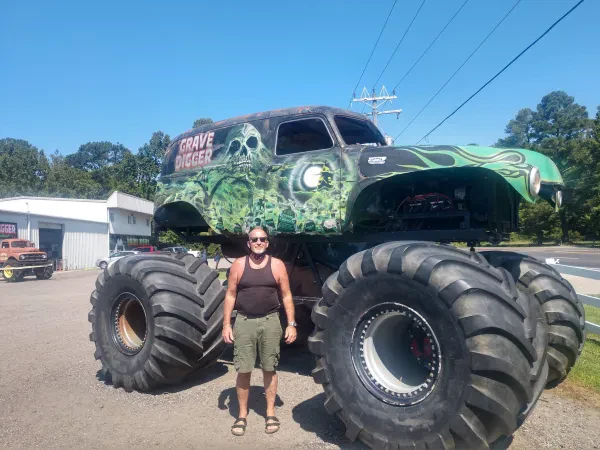 We Buy Junk Cars & Trucks - photo 4
