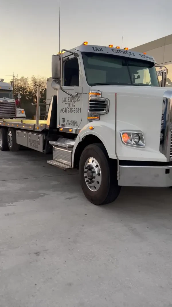 JAX EXPRESS TOWING LLC - photo 2