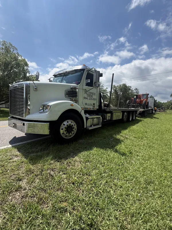 JAX EXPRESS TOWING LLC - photo 3