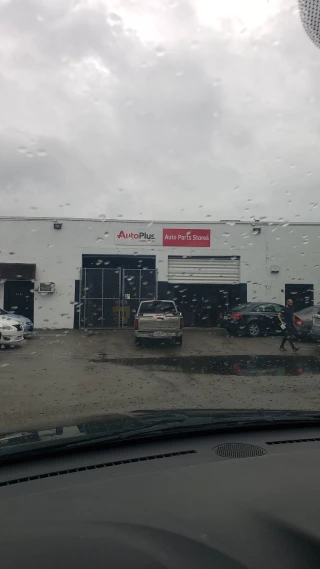 Hollywood Auto Value
