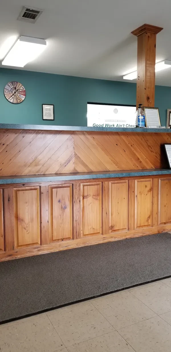 Medines Collision Center - photo 4