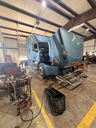 Open Bay Truck Repair