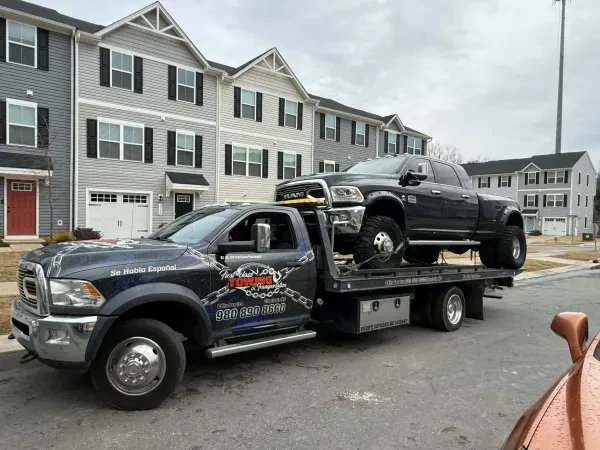 FIRST CLASS TOWING - photo 3