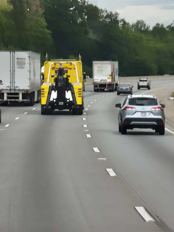 Bradley's Wrecker Service - photo 3