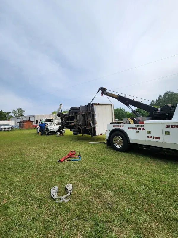 Leroy's Wrecker Service - photo 3