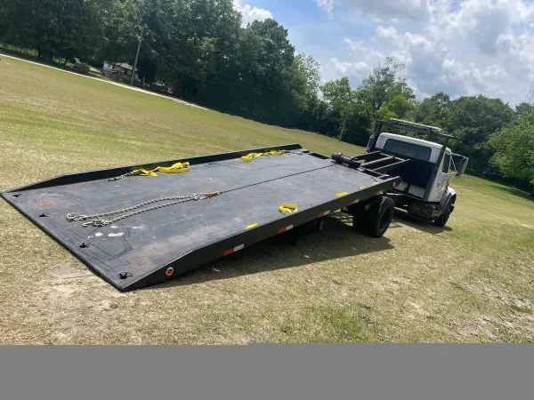 Hotel 8 Towing & Recovery - photo 4