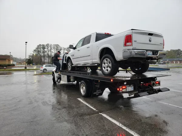 On The Hook Towing and Recovery - photo 2