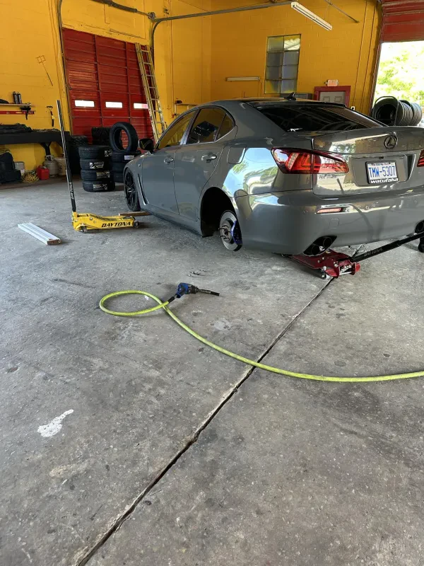 Lil Chicos Tire & Towing - photo 2