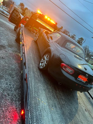 Leons Tire & Towing
