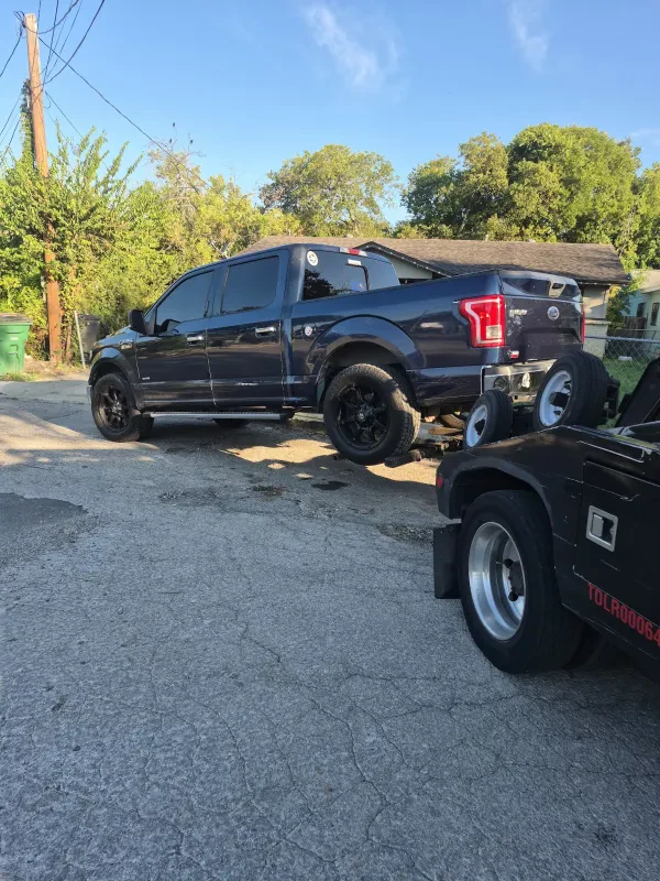 Piyos Towing INC. - photo 3