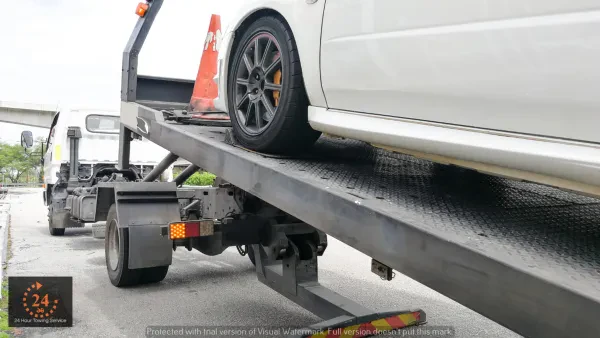 24 Hour Towing Service - photo 2