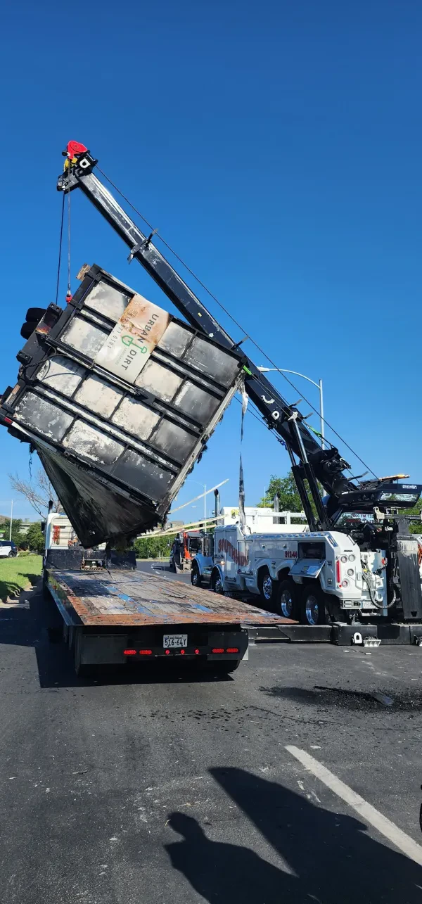 Southside Wrecker & Heavy Duty Semi Truck Towing - photo 3