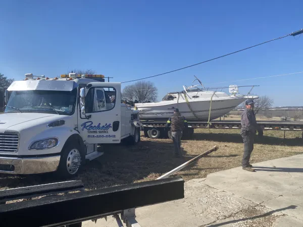 Rocha's Towing Service - photo 2