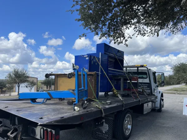 The Wrecker / La Grúa Towing Services - photo 2