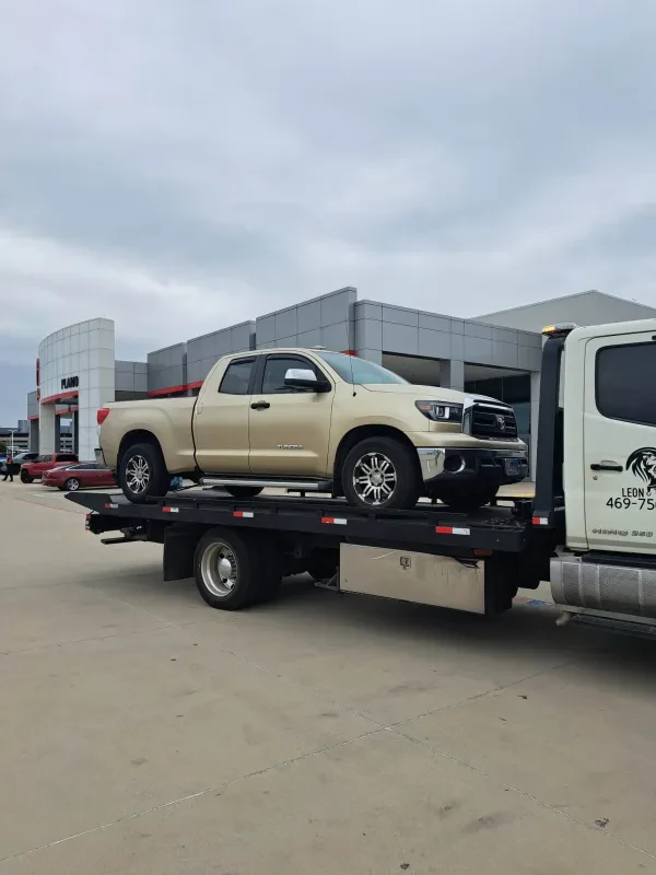 LEON TOWING LLC - photo 4